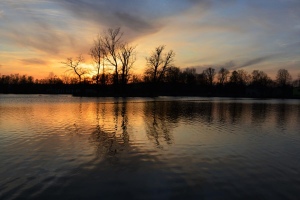 západ slunce na rybníku v Sudkově